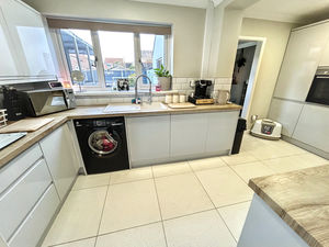 Photo 25- click for photo gallery